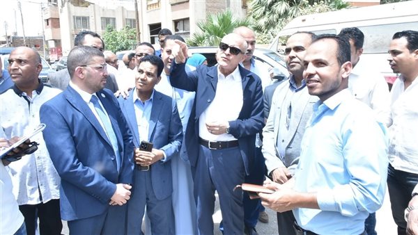 محافظ الأقصر يتفقد مشروع كوبري الدير ويوجه بسرعة إنشاء وحدة الغسيل الكلوي