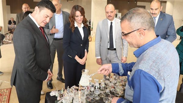 بمشاركة 40 عارضًا، افتتاح معرض الحرف اليدوية والتراثية بالأهرامات