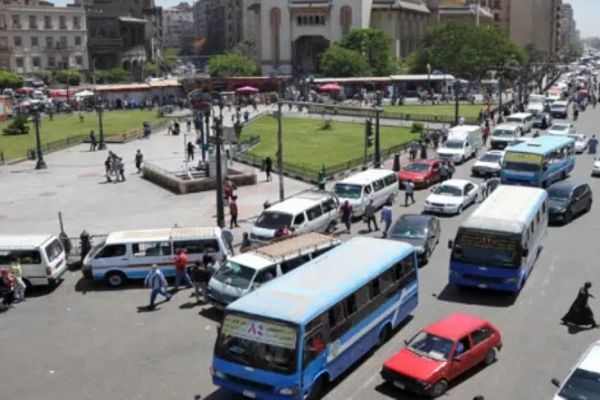وزير النقل المصري لـ المصريين: استخدموا الميني باص بدلاً عن السيارات الخاصة