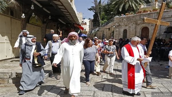 أديب الحسيني: الاحتلال يمنع المسيحيين والمسلمين من دخول القدس|فيديو