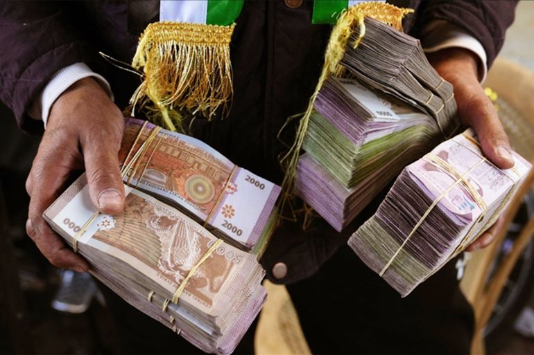 المصرف المركزي السوري يمدد مهلة استبدال العملة القديمة