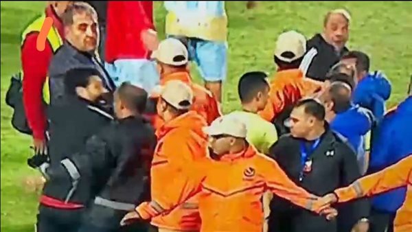 بعد واقعة سيراميكا، هل انتهى موسم محمد الشناوي مع الأهلي؟