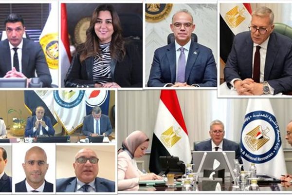 بحضور 4 وزراء.. هيئة البترول تناقش زيادة الإنتاج وتأمين احتياجات السوق
