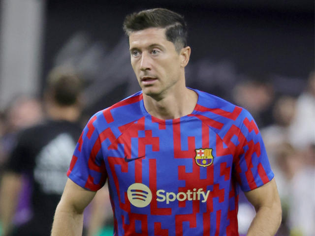 برشلونة يعلن تفاصيل إصابة ليفاندوفسكي