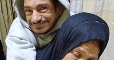 تحمل نجلها على ظهرها منذ 45 عامًا.. التأمين الصحى يتحرك لرعاية سيدة بورسعيد