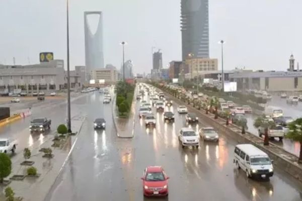 أجواء معتدلة ورياح نشطة.. توقعات طقس العشر الأواخر من رمضان بالمملكة