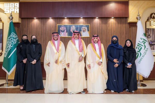 وزير الإعلام يزور جريدة أم القرى ومقار منظومة الإعلام بالمشاعر المقدسة وعدد من الجهات الأمنية