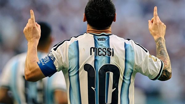 ميسي يواصل كتابة التاريخ في كأس العالم.. أرقام قياسية جديدة بعد هدفه أمام الرأس الأخضر