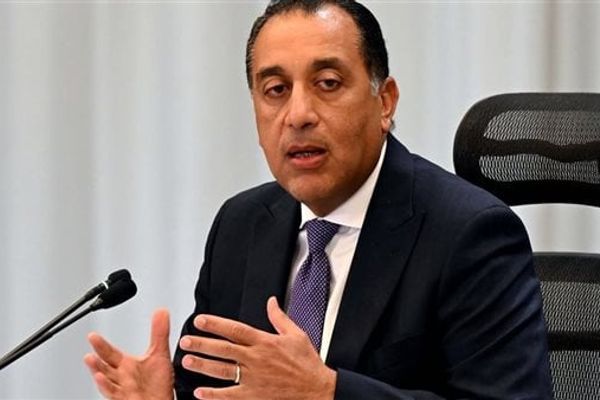 "مدبولي": نعمل على تنظيم أسواق اليوم الواحد في مختلف مناطق القاهرة التاريخية