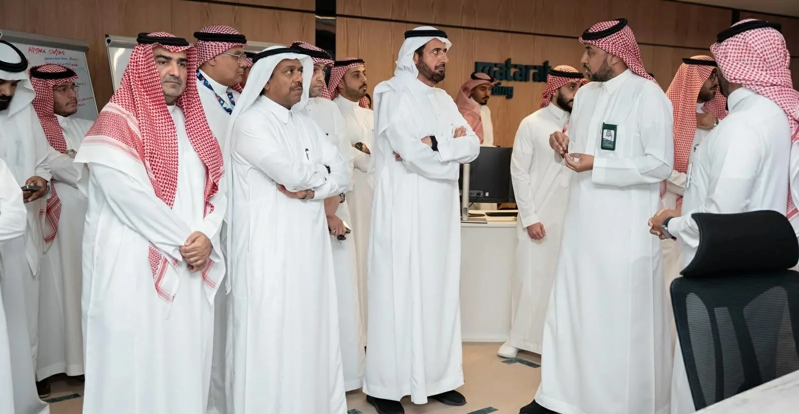 الربيعة يتفقد الخدمات التي تقدمها وزارة الحج لاستقبال ضيوف الرحمن بمطار الملك عبدالعزيز