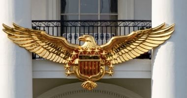 ترامب يثير الجدل بصور مزيفة من الذكاء الاصطناعى للبيت الأبيض