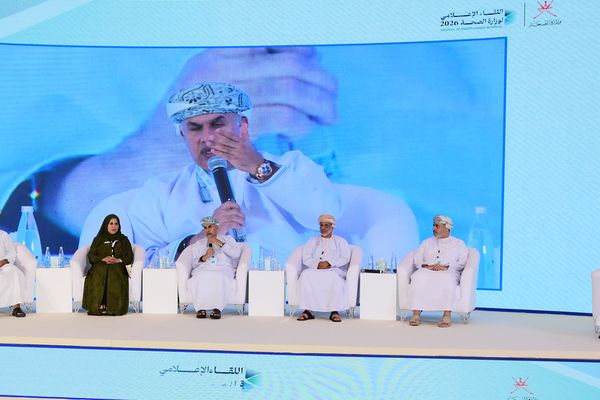 القطاع الصحي في سلطنة عُمان يُحقق إنجازات ملموسة في توطين الخدمات وتقديم الرعاية الصحية
