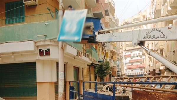 إزالة 475 إعلانا مخالفا من شوارع الشرقية