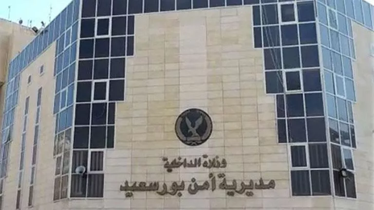 ضبط ميكانيكي ونجله لسرقة أجزاء سيارة أجرة في بورسعيد