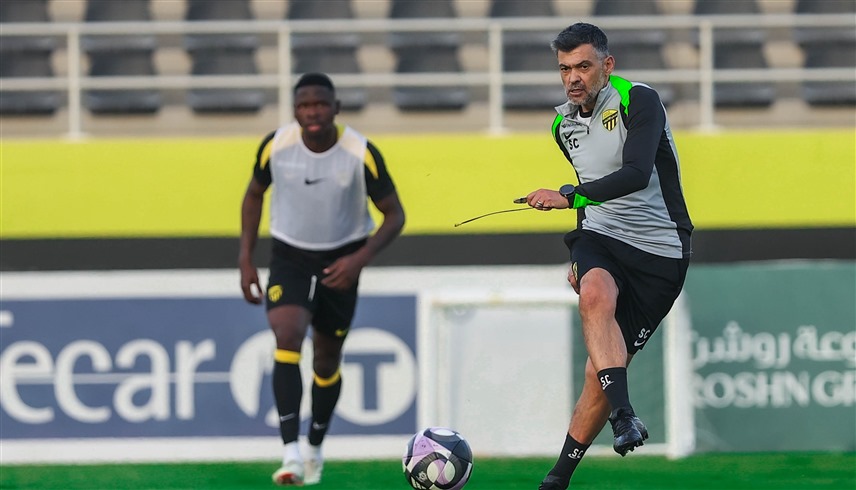 رسمياً.. اتحاد جدة ينهي علاقته بالمدرب سيرجيو كونسيساو