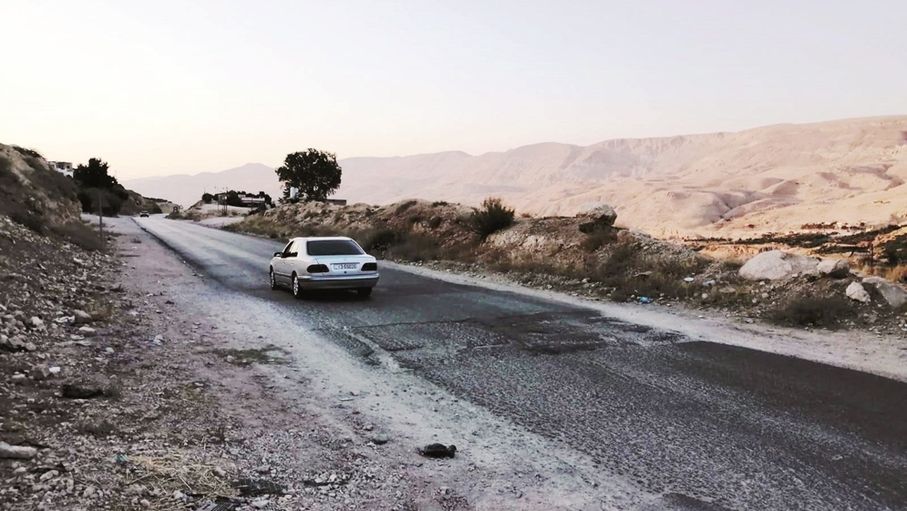 الكرك.. هل تحولت المطبات إلى مشكلة تؤرق شوارع المحافظة؟