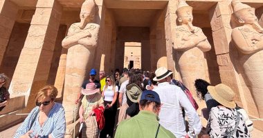 ضيوف مصر يعيشون أجواء السعادة والأمن والأمان بين معابد الأقصر التاريخية