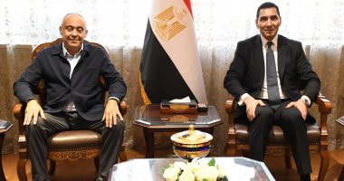 وزير الشباب يلتقي رئيس الشركة المتحدة للرياضة لبحث التعاون المشترك