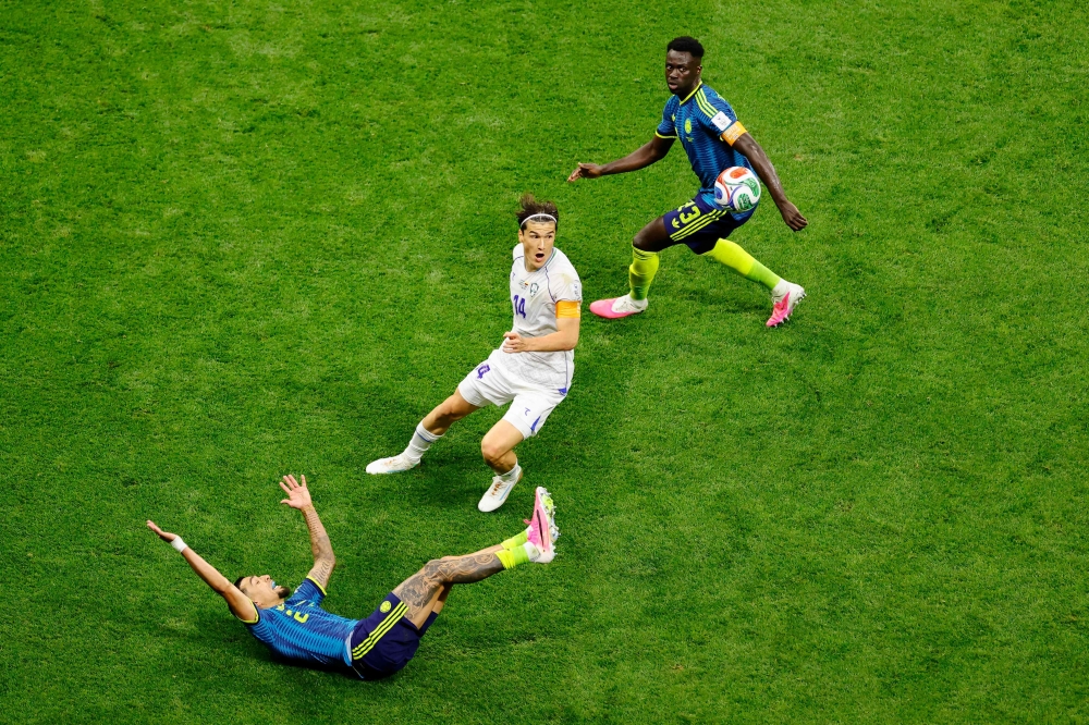 بداية جيدة لكولومبيا بفوزها على أوزبكستان 3-1