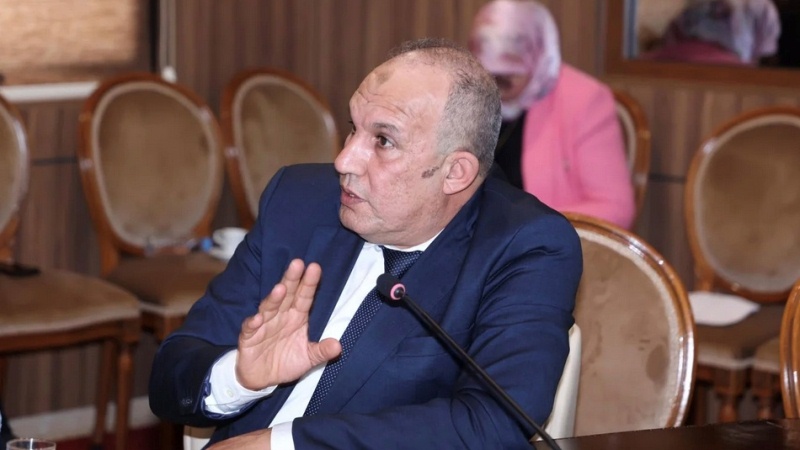 المعارضة تتهم بلقشور بإهمالها.. "باركة عليه غير مشاكل الكرة"