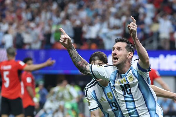 الأرجنتين تتأهل إلى دور الـ 8 من كأس العالم بعد فوزها على مصر