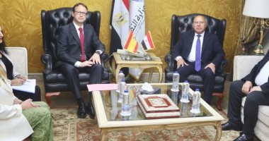 ​وزير النقل يبحث مع السفير الإسباني توطين صناعة القطارات