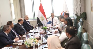 وزير الصحة يتابع مستجدات المشروعات الإنشائية والتحول الرقمي بالمنشآت الصحية