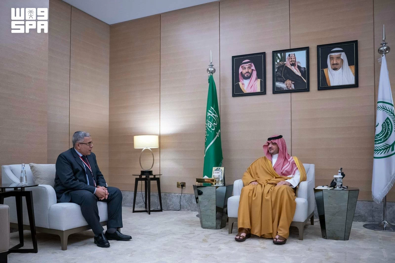 عبدالعزيز بن سعود يستقبل رئيس مكتب شؤون الحجاج بجمهورية مصر العربية
