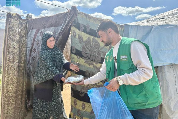 المملكة توزع 24,720 وجبة غذائية ساخنة في غزة