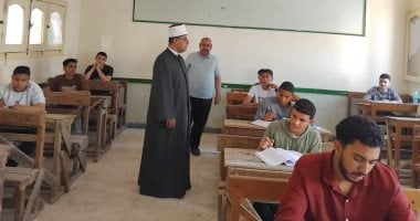 مدير عام التعليم بمنطقة الغربية الأزهرية يتفقد لجان امتحانات الثانوية بزفتى