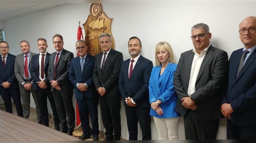 وزير الاقتصاد يبحث مع وفد من "فورفيا" العالمية سبل تعزيز استثمارات الشركة وتوسيع أنشطتها في تونس