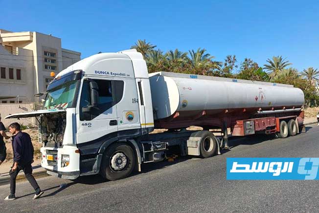 زحام مروري بالطريق السريع في طرابلس بسبب تعطل شاحنة