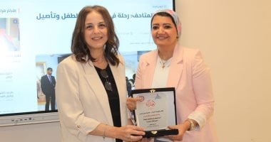إعلام عين شمس تكرم الكاتبة الصحفية همت سلامة