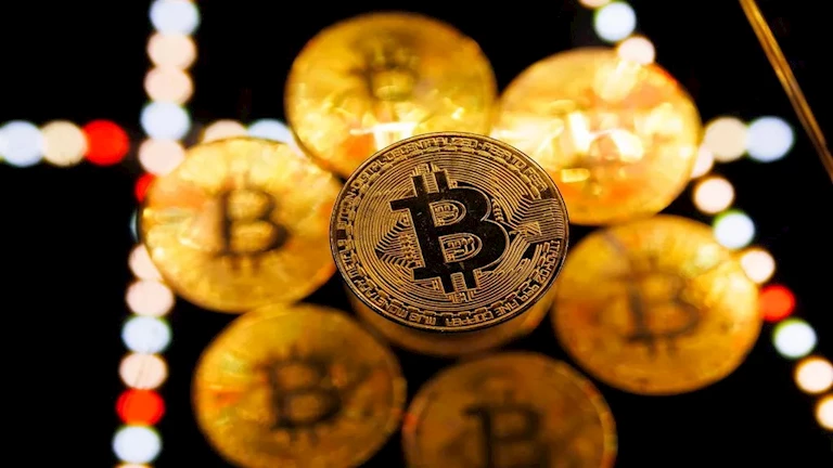 بيتكوين تنخفض بأكثر من 7% مسجلة 62 ألف دولار اليوم 4-6-2026