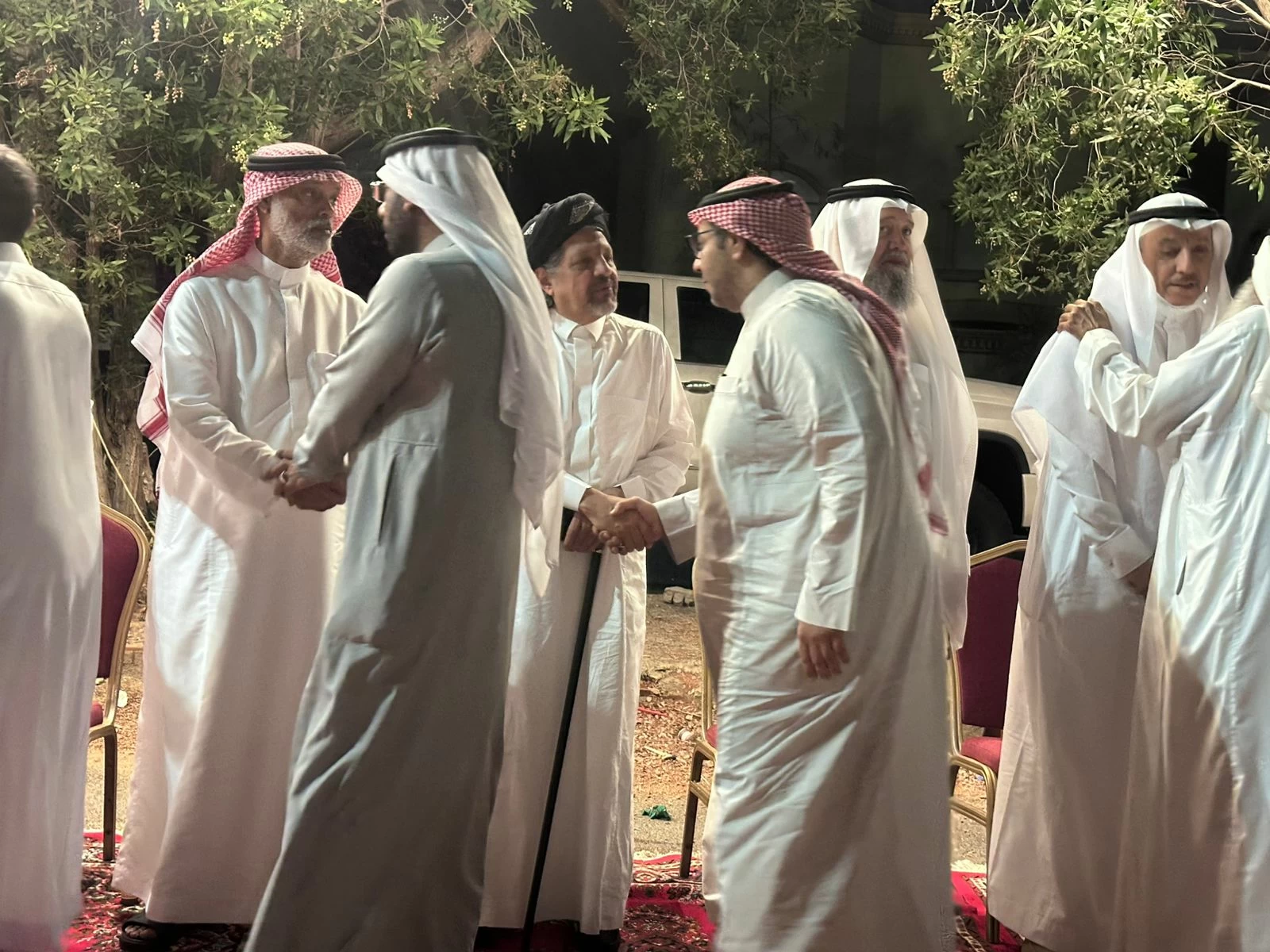 أسرتا البيتي والآشي تستقبلان المعزين في أروى