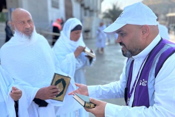 مجموعة stc تنفذ مبادرة ’مرحباً بضيوف الرحمن‘ لخدمة المعتمرين في مكة المكرمة