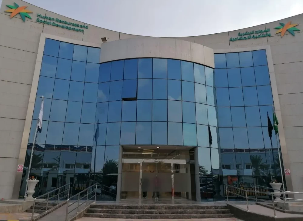 بعد 30 يونيو.. «قوى» تلغي تسجيل المقيمين دون رخص عمل سارية