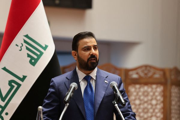 علي الزيدي يؤدي اليمين أمام البرلمان العراقي بعد تعيينه رئيسا للوزراء