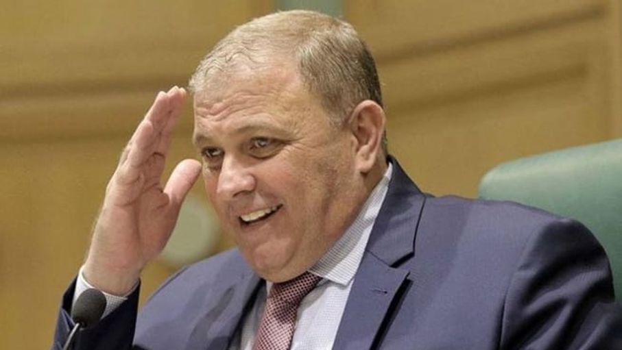 عطية يطالب الحكومة بشمول 17 ألف طالب ببرنامج المنح والقروض