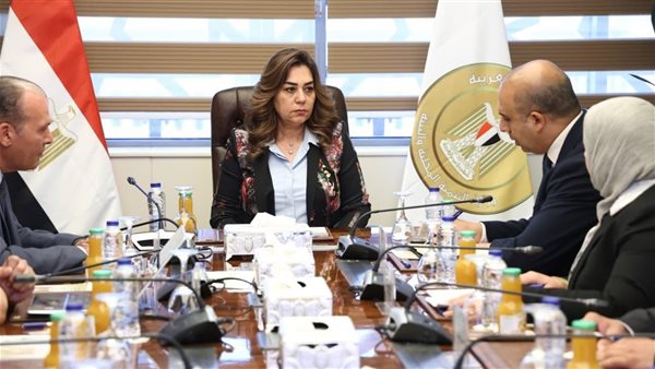 وزير التنمية المحلية تتابع الموقف التنفيذي لمشروع مصرف "كيتشنر" بـ 3 محافظات