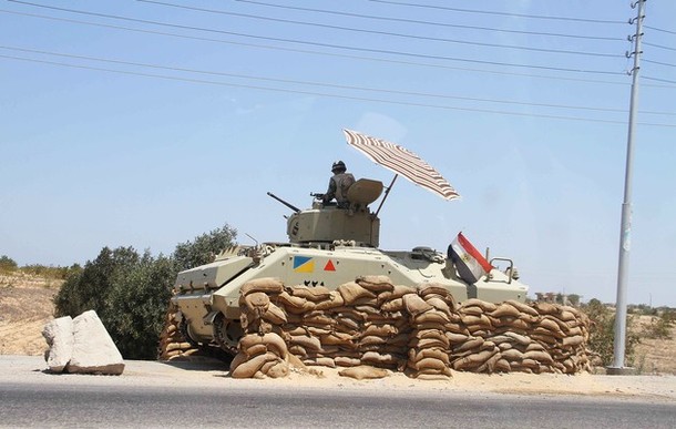 تقرير: بدو سيناء يتحدون الجيش الإسرائيلي بتقنيات متطورة