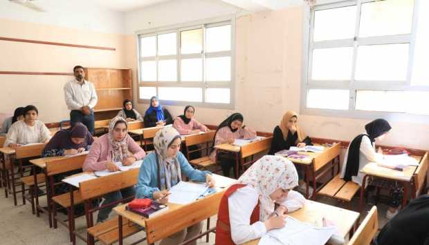 كيف يتعامل طالب الثانوية العامة غير القادر على الكتابة بنفسه في الامتحان؟