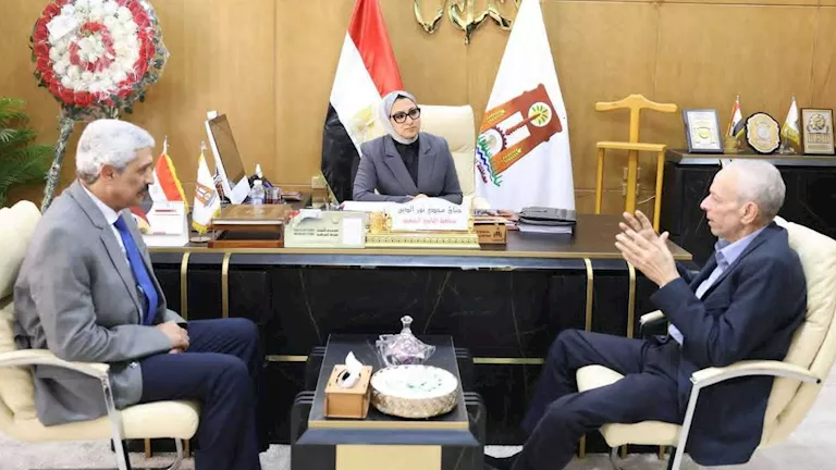 خطط لتوطين التكنولوجيا وتدريب الكوادر ودعم التعليم والصحة
