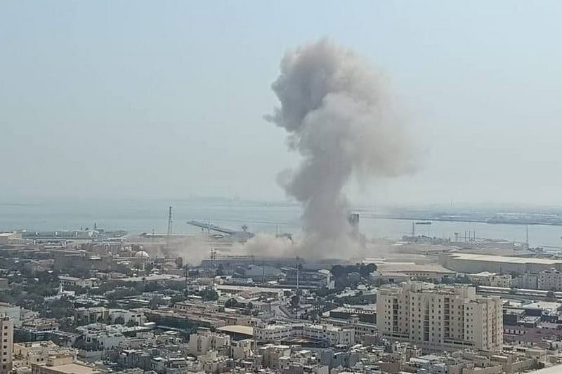 طهران تستهدف قاعدة أميركية بالبحرين