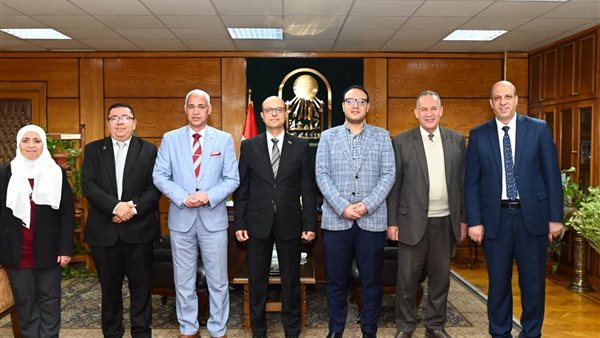 رئيس جامعة أسيوط: نتعامل مع ملف القيادات الإدارية وفق رؤية مؤسسية واضحة