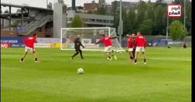 حسام حسن يشارك محمد صلاح ولاعبى منتخب مصر تدريبات الفريق
