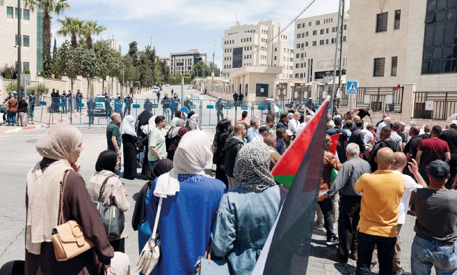 «إضراب الكرامة» في رام الله… ووعود القيادات بقيت معلّقة