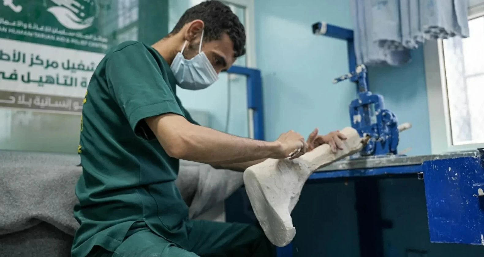 مركز الأطراف الصناعية في مأرب يقدم خدماته الطبية لـ 497 مستفيداً