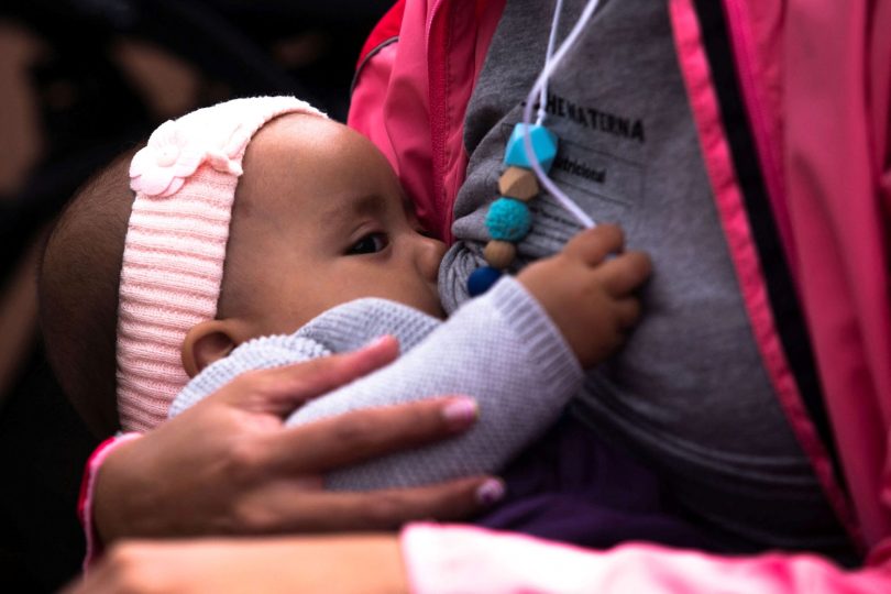 دراسة: تعرض الرضّع للشاشات بكثرة يؤثر على نمو الدماغ