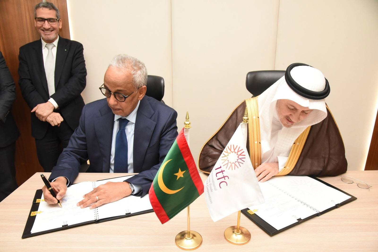 موريتانيا توقع اتفاقية تمويل بقيمة مليار دولار مع المؤسسة الدولية الإسلامية لتمويل التجارة